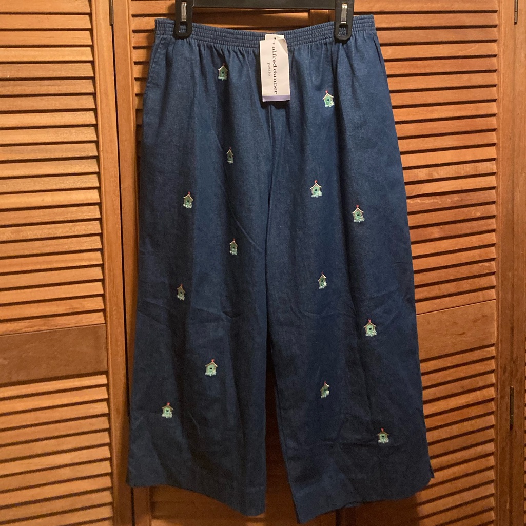 Alfred Dunner Denim Capris With Embroidered Bird Houses